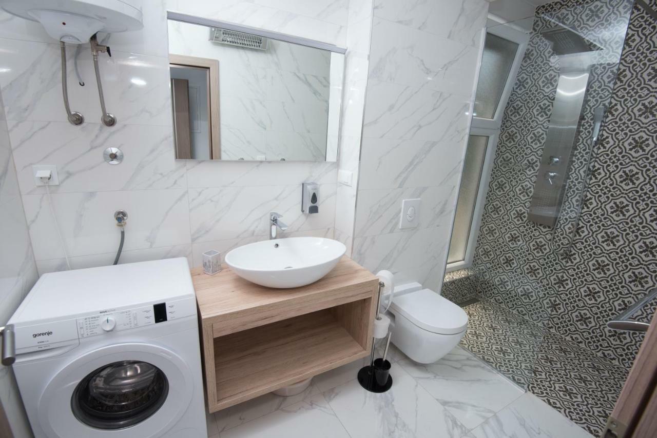 Apartments Adriatic โปดสตรานา ภายนอก รูปภาพ