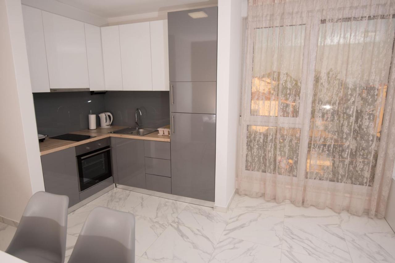 Apartments Adriatic โปดสตรานา ภายนอก รูปภาพ